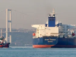 Perang Memanas, China Lobi Iran Agar Kapal Migas Bebas Lewati Selat Hormuz