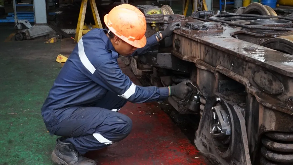 Jelang Mudik 2026, KAI Semarang Intensifkan Perawatan Lokomotif dan Kereta Penumpang