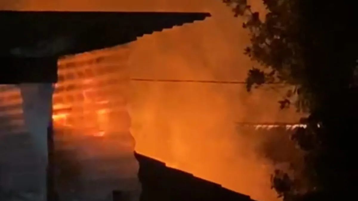 Ditinggal Salat Tarawih, Rumah di Genuk Ungaran Terbakar Hebat