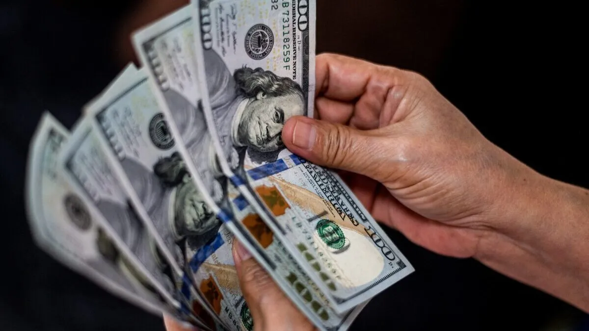 Nilai Tukar Rupiah Hari Ini: Dolar AS Melesat Nyaris Tembus Rp 17.000