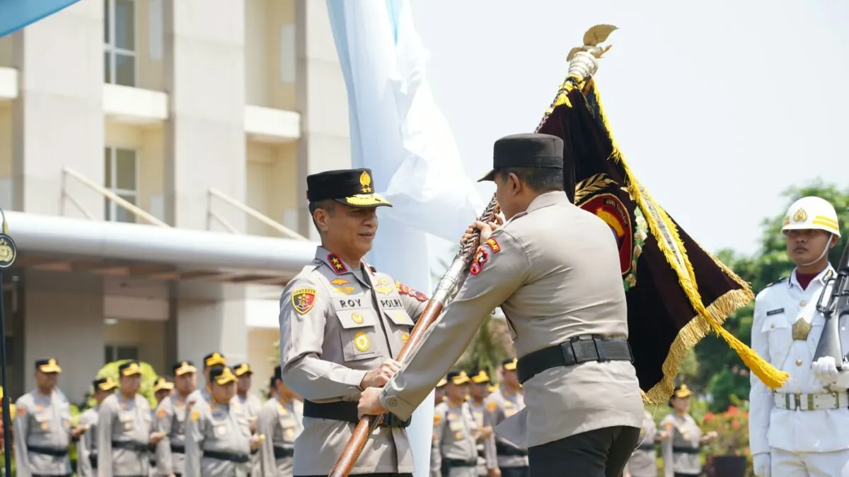 Serah Terima Pataka, Irjen Roy Hardi Resmi Jabat Kapolda Jateng