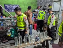 Razia Miras di Demak, Polisi Amankan Puluhan Botol