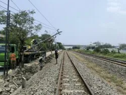 Kabel PLN Roboh, Perjalanan KA di Semarang Terganggu