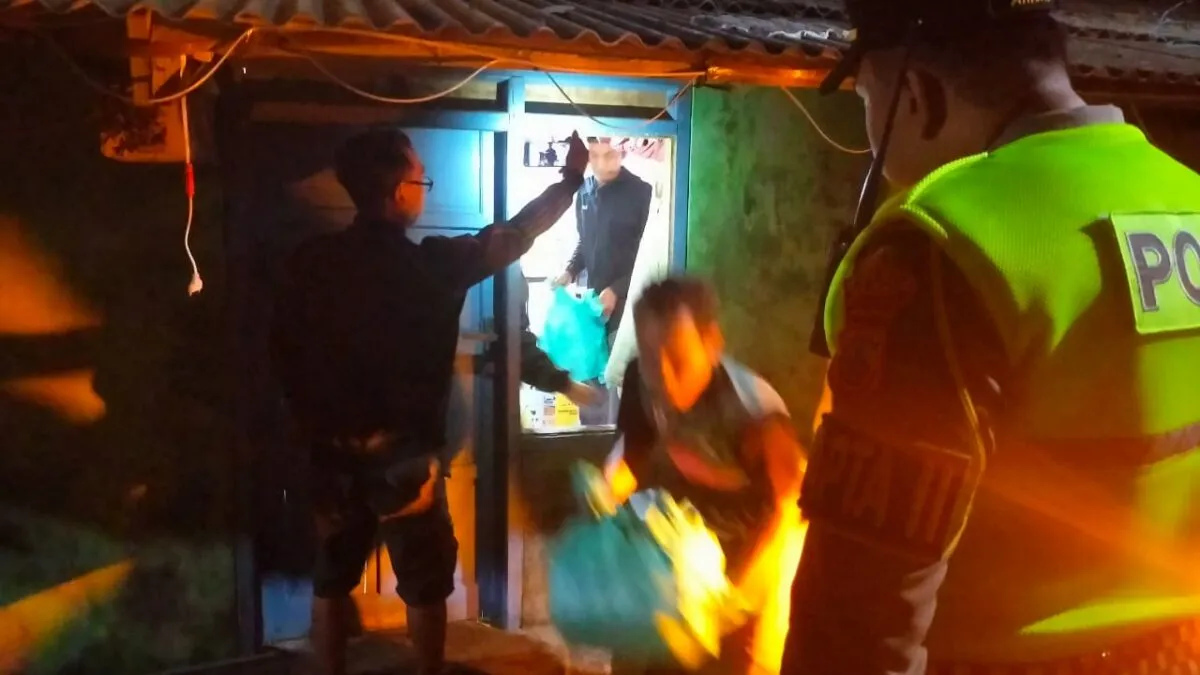 Polres Demak Amankan 354 Botol Arak dari Tempat Kos di Sayung