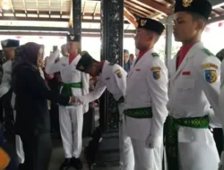 Bupati Eisti’anah Kukuhkan 30 Anggota Paskibraka Demak 2026
